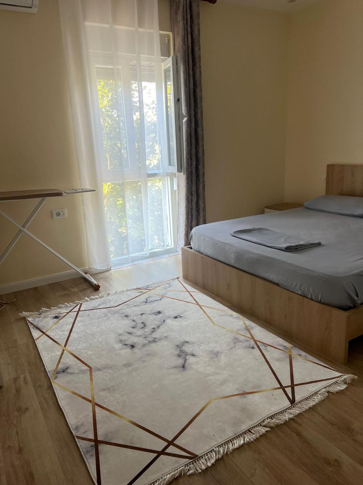 B&B Kroni 1 Shkodër Екстериор снимка