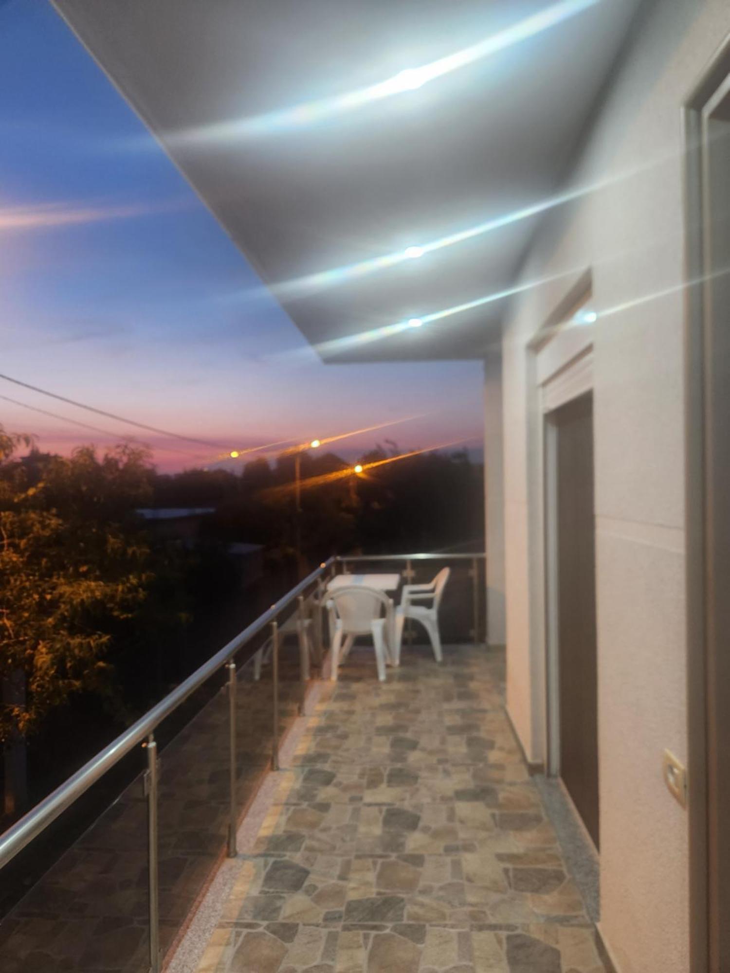 B&B Kroni 1 Shkodër Екстериор снимка